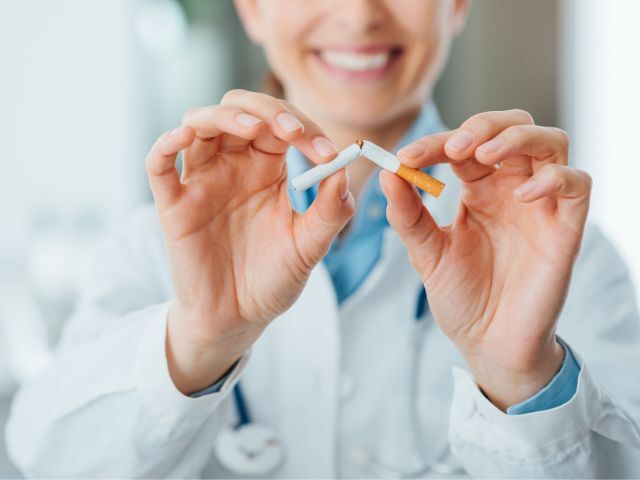 fumo e impianti dentali